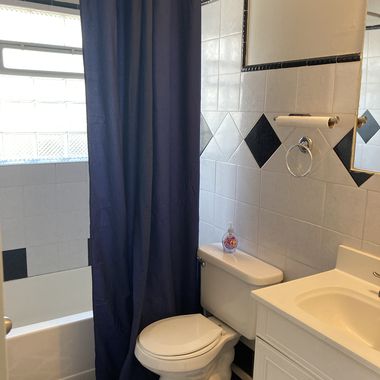 Falcon Unit 2 Bathroom